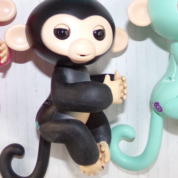 3 Fingerlings Monkeys Interactive Work Pink Black Green - Picture 12 of 13
